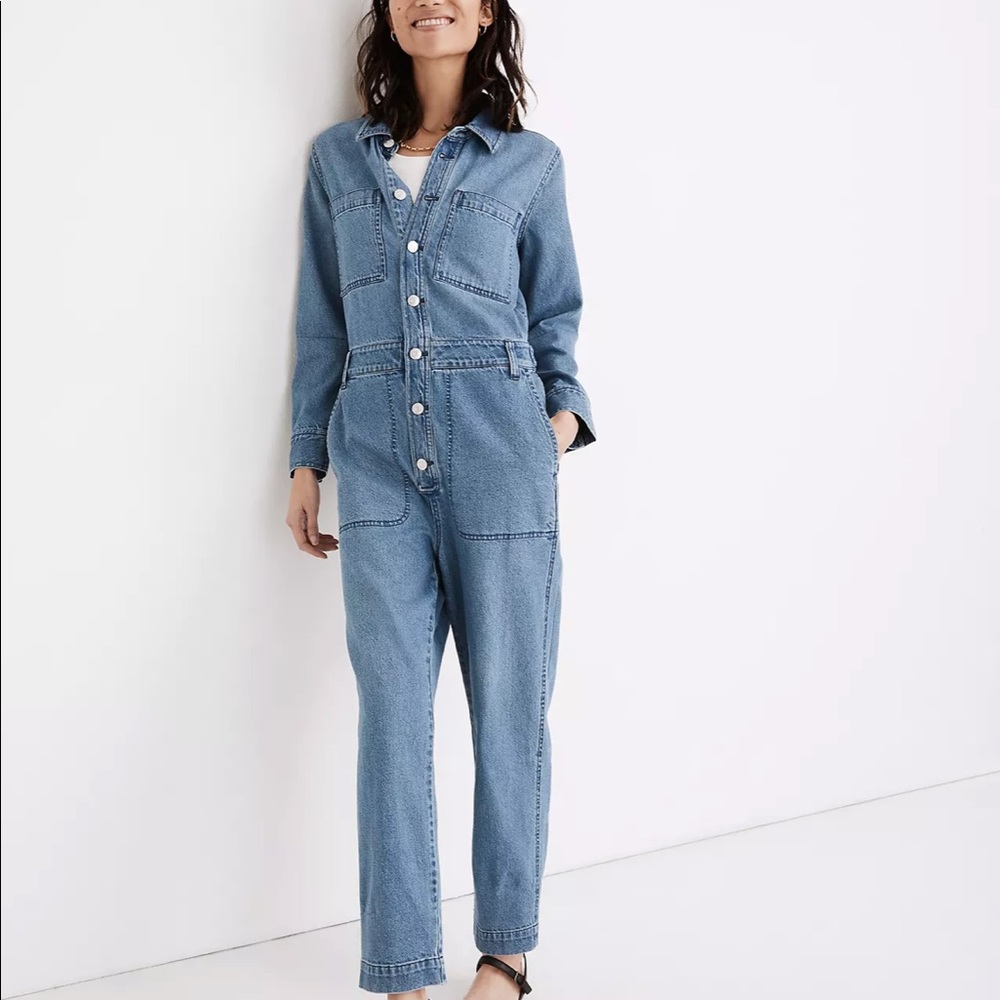 Madewell Denim Relaxed Coverall Jumpsuit in Glenroy Wash.